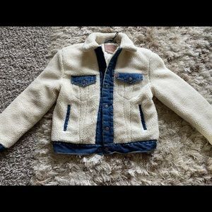 Women’s size XS Levi’s Sherpa jacket